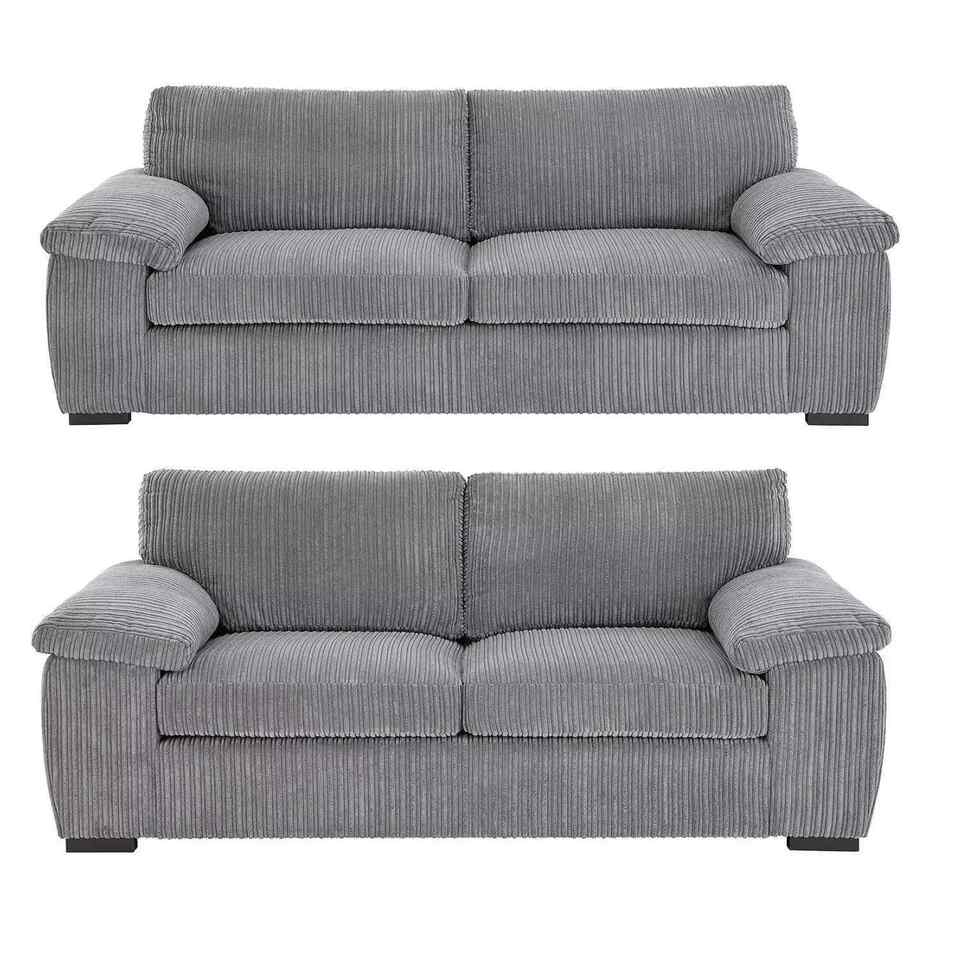 Comfortable jumbo cord sofa in a variety of colors and sizes. Perfect for living rooms in the UK.